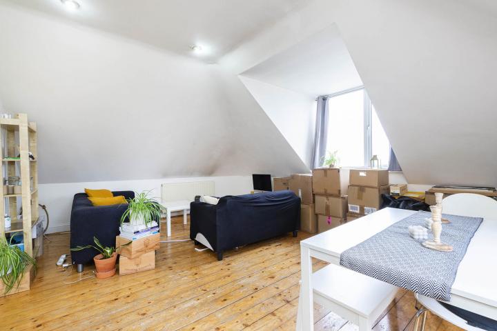 			1 Bedroom, 1 bath, 1 reception House			 Hazelmere Road, Kilburn